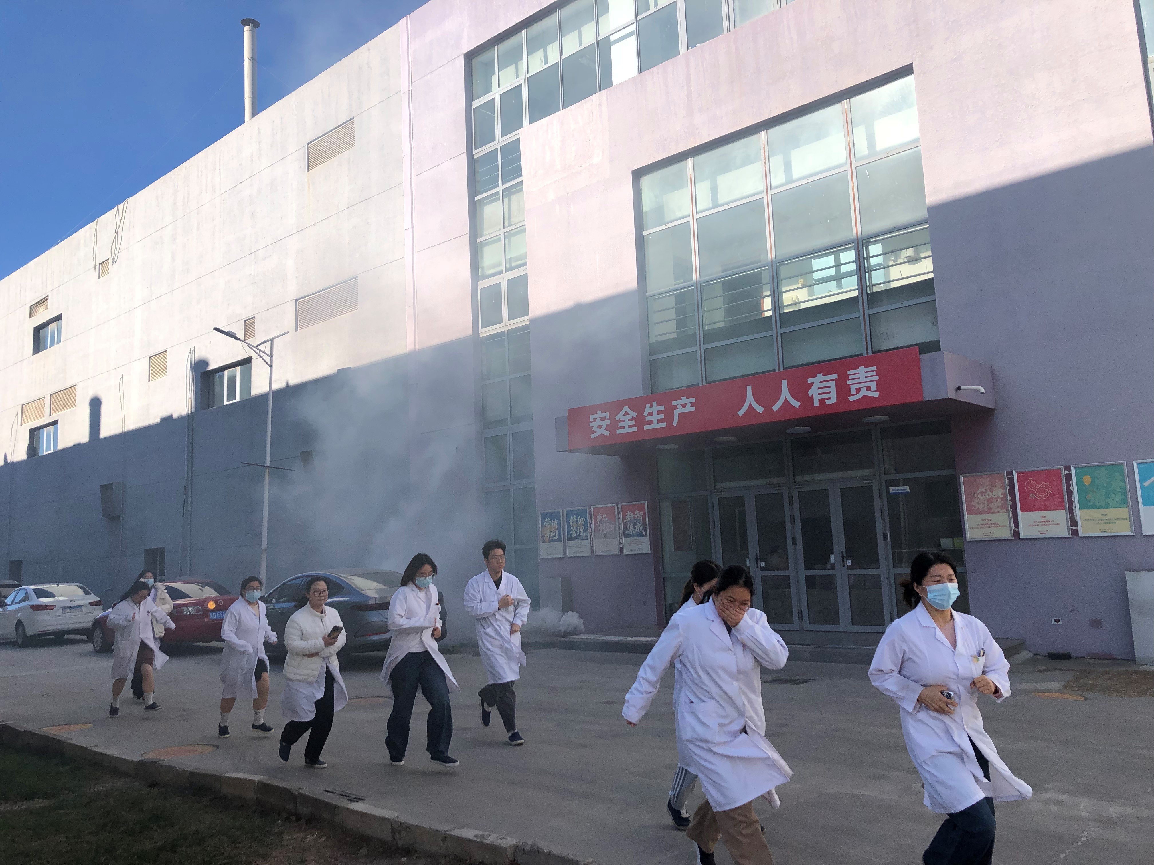 北京康仁堂组织火灾疏散逃生演练 北京康仁堂组织火灾疏散逃生演练